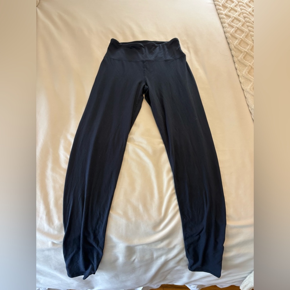 Navy blue leggings